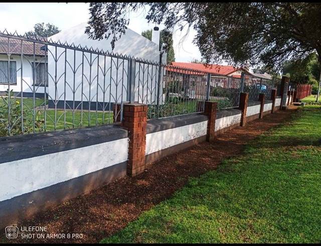 4 BEDROOM HOUSE FOR SALE IN MACKENZIE PARK